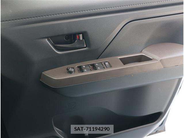 Toyota ROOMY 2023-12 8132130-5