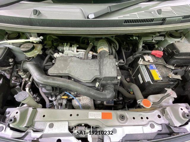 Toyota ROOMY 2017-08 8146597-17