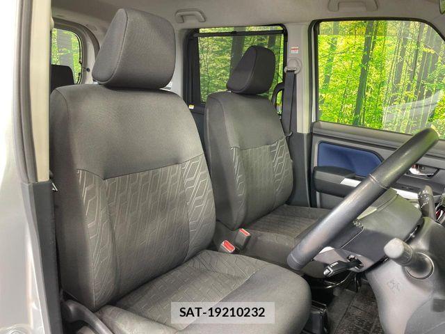 Toyota ROOMY 2017-08 8146597-7
