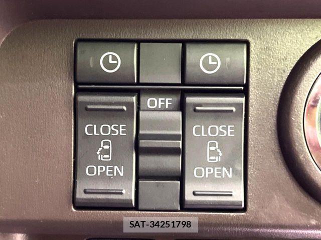Toyota ROOMY 2023-07 8159137-3