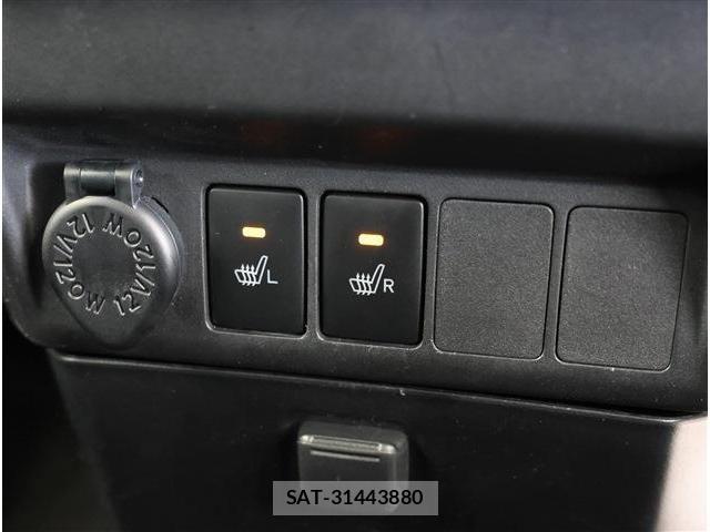 Toyota ROOMY 2022-04 8209908-12