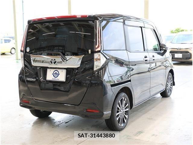 Toyota ROOMY 2022-04 8209908-6