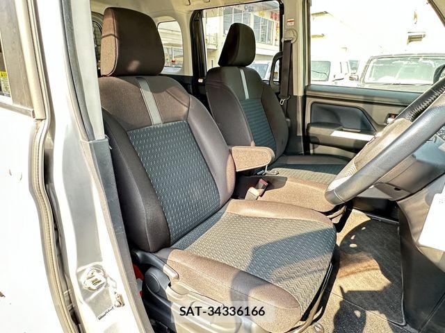 Toyota ROOMY 2021-08 8209924-12