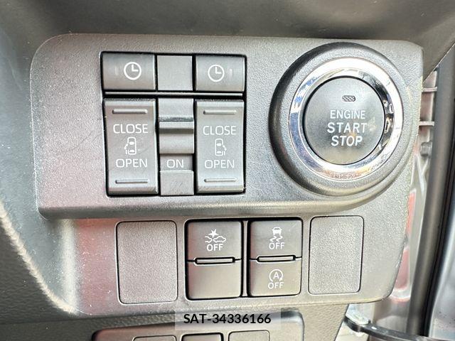 Toyota ROOMY 2021-08 8209924-25