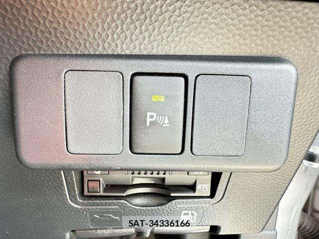 Toyota ROOMY 2021-08 8209924-26