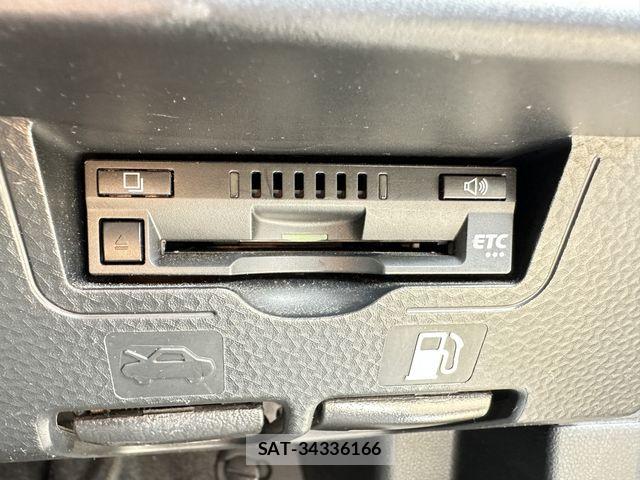 Toyota ROOMY 2021-08 8209924-27