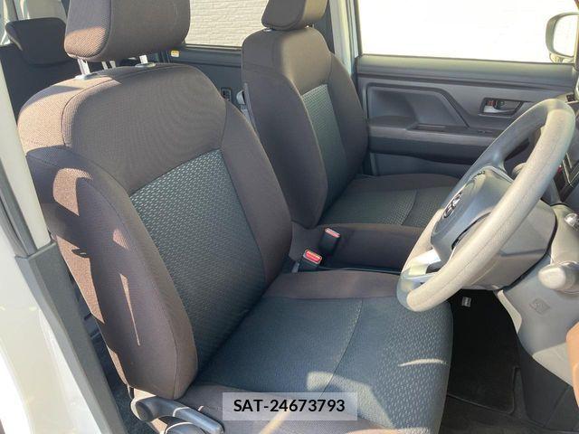 Toyota ROOMY 2023-10 8209918-9