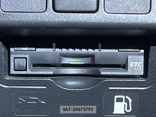 Toyota ROOMY 2023-10 8209918-5