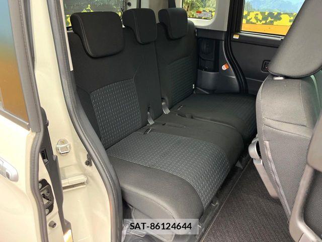 Toyota ROOMY 2021-10 8209910-8