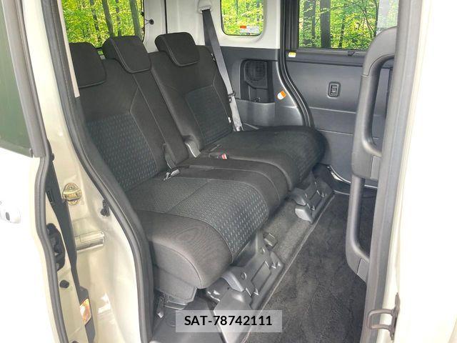 Toyota ROOMY 2021-12 8209901-8