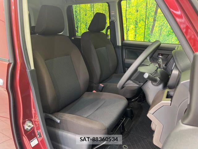 Toyota ROOMY 2022-01 8209928-7