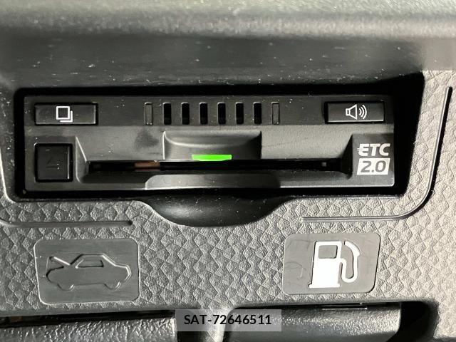 Toyota ROOMY 2021-10 8209911-11