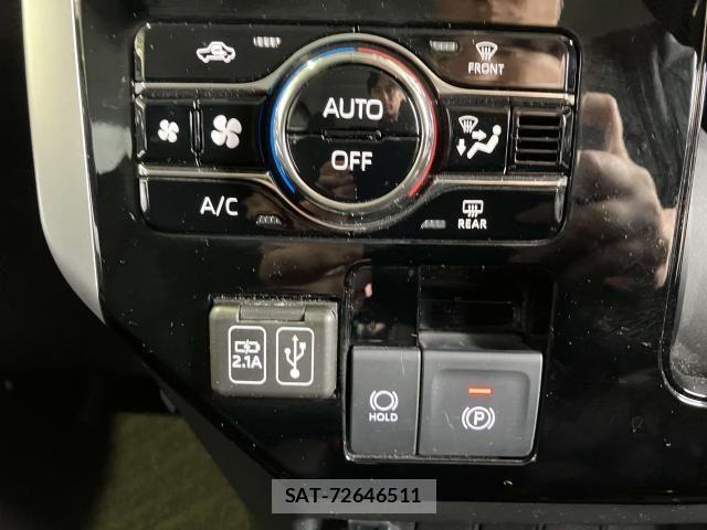 Toyota ROOMY 2021-10 8209911-12
