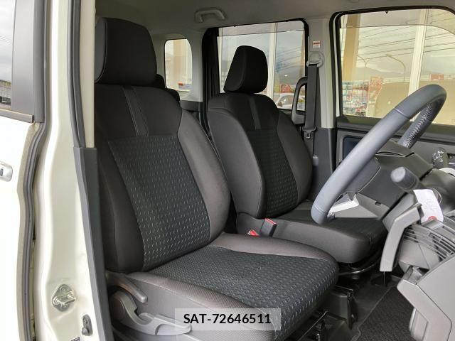 Toyota ROOMY 2021-10 8209911-16