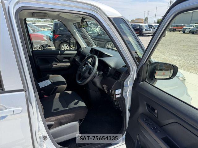 Toyota ROOMY 2022-06 8209940-10
