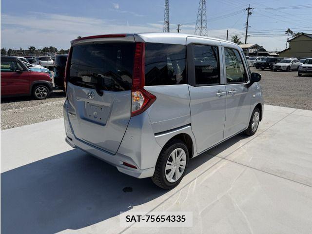 Toyota ROOMY 2022-06 8209940-1