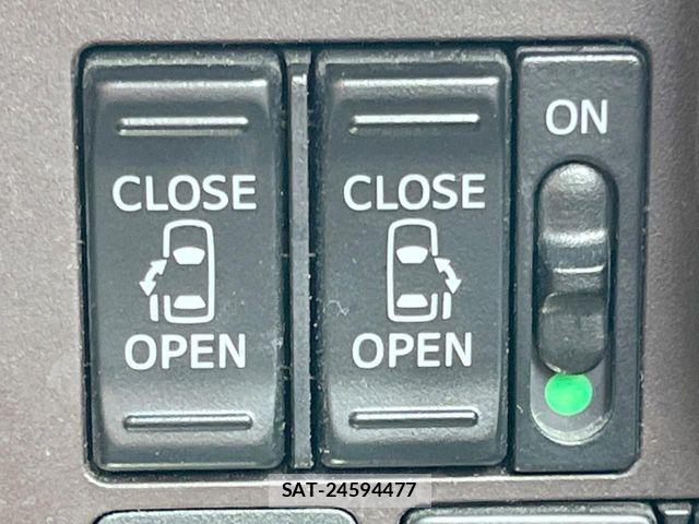 Toyota ROOMY 2019-10 8209953-5