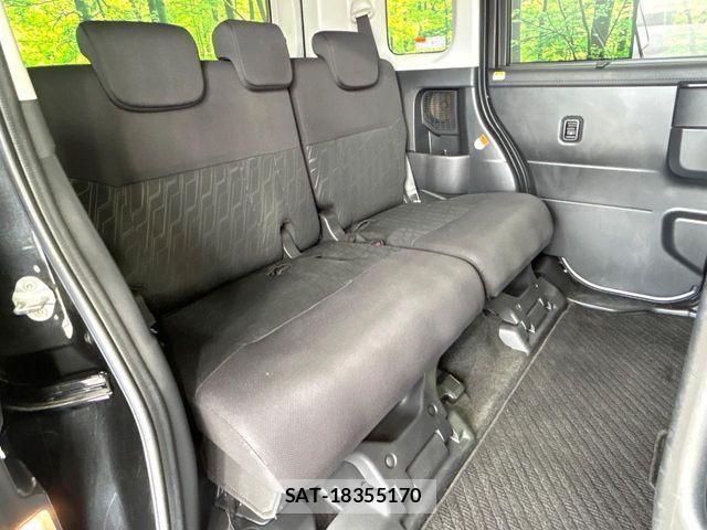 Toyota ROOMY 2016-12 8209935-8