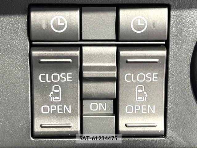 Toyota ROOMY 2025-11 8209894-5