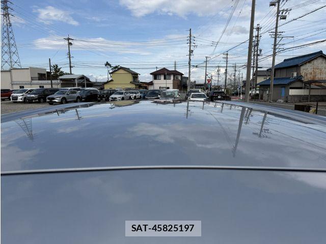 Toyota ROOMY 2022-05 8209948-12
