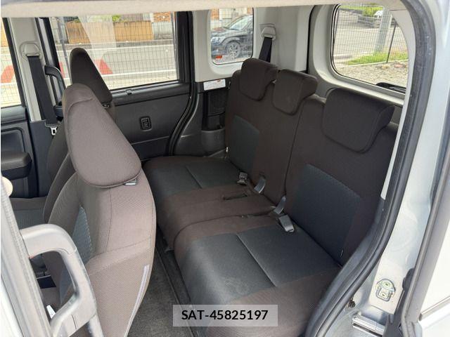 Toyota ROOMY 2022-05 8209948-18