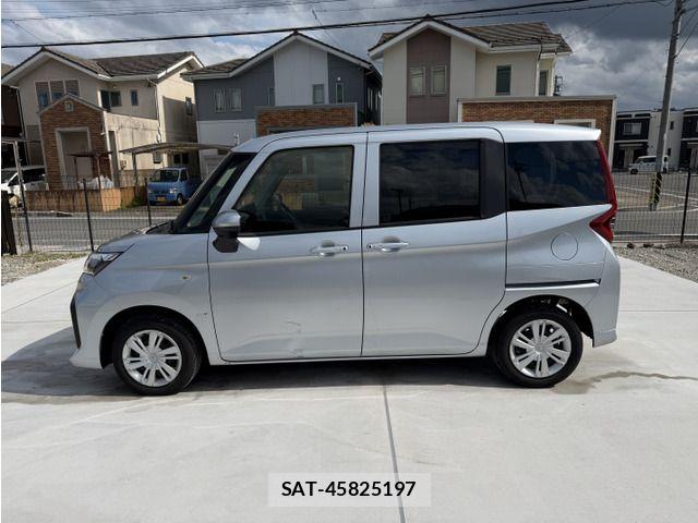 Toyota ROOMY 2022-05 8209948-4