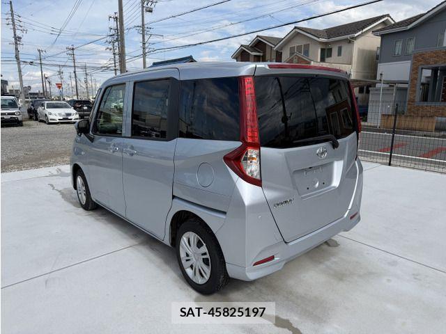 Toyota ROOMY 2022-05 8209948-5
