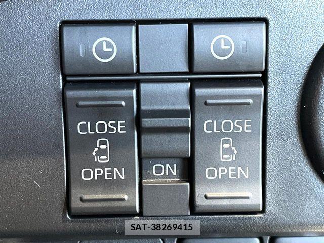 Toyota ROOMY 2022-03 8209915-4