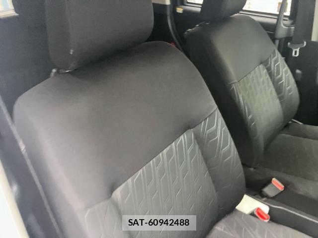 Toyota ROOMY 2017-08 8231640-10