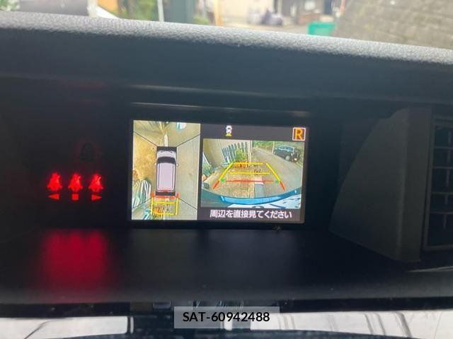 Toyota ROOMY 2017-08 8231640-15
