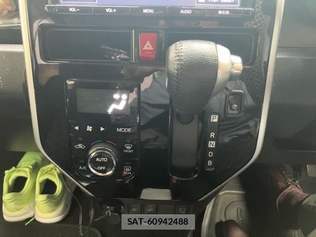 Toyota ROOMY 2017-08 8231640-18