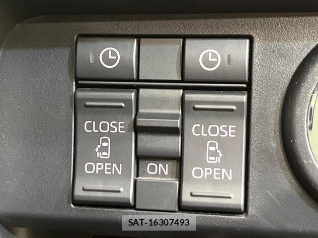 Toyota ROOMY 2021-04 8246542-4