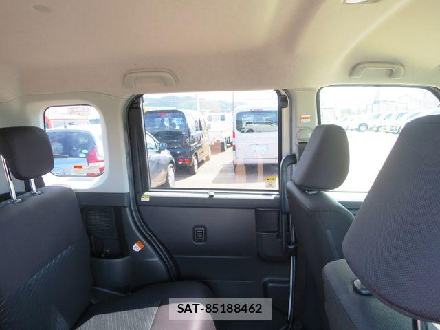 Toyota ROOMY 2018-02 8246551-11