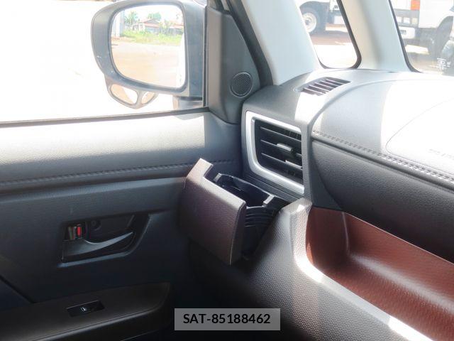 Toyota ROOMY 2018-02 8246551-26