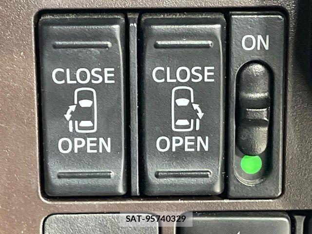 Toyota ROOMY 2017-08 8316787-2