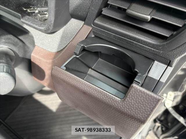 Toyota ROOMY 2018-03 8316794-23