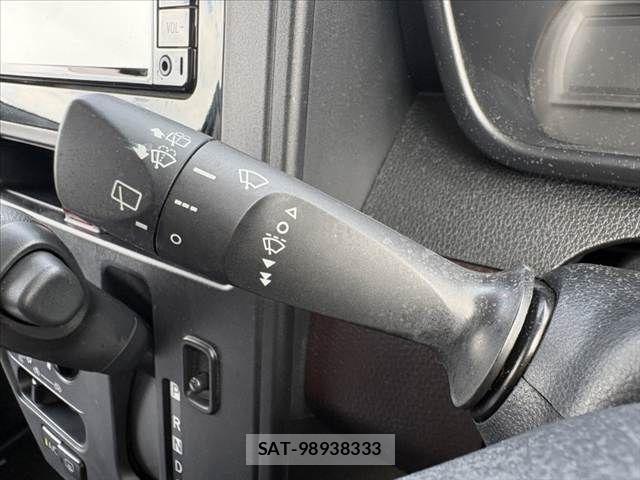 Toyota ROOMY 2018-03 8316794-26