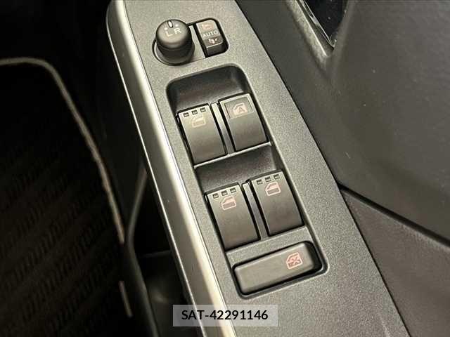 Toyota ROOMY 2019-05 8337684-28