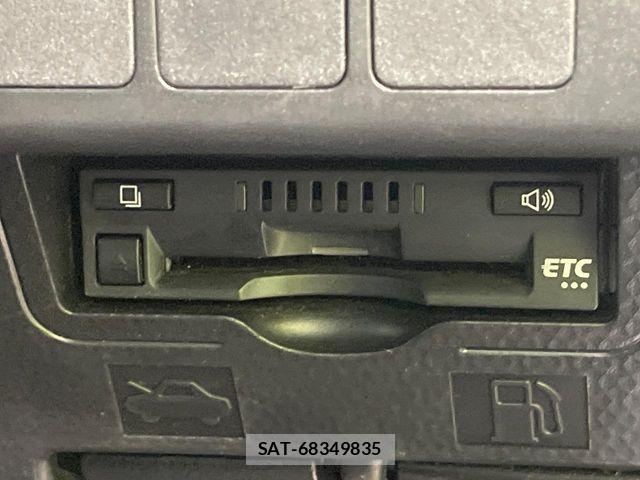 Toyota ROOMY 2017-08 8355507-6