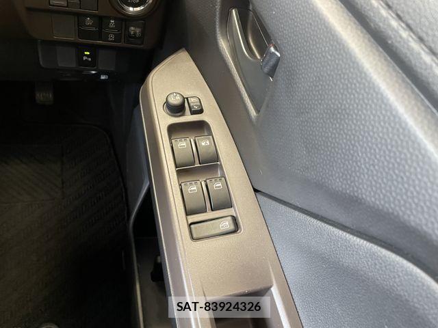 Toyota ROOMY 2022-04 8368389-17