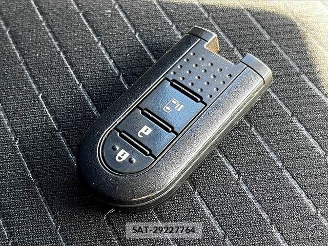 Toyota ROOMY 2018-07 8368404-14