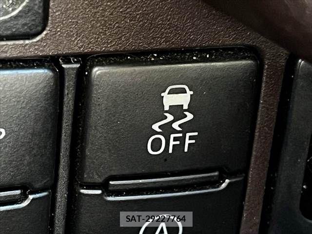 Toyota ROOMY 2018-07 8368404-17