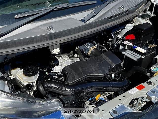 Toyota ROOMY 2018-07 8368404-24