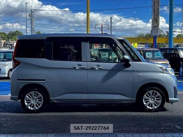Toyota ROOMY 2018-07 8368404-4