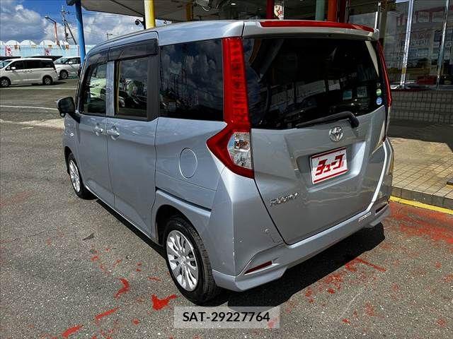 Toyota ROOMY 2018-07 8368404-6