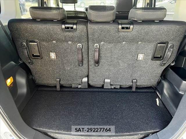 Toyota ROOMY 2018-07 8368404-7