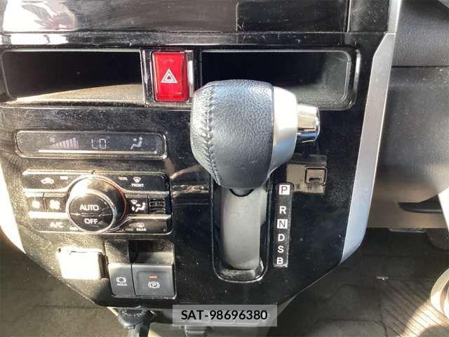 Toyota ROOMY 2021-08 8368378-4