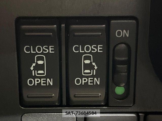 Toyota ROOMY 2017-11 8368394-5