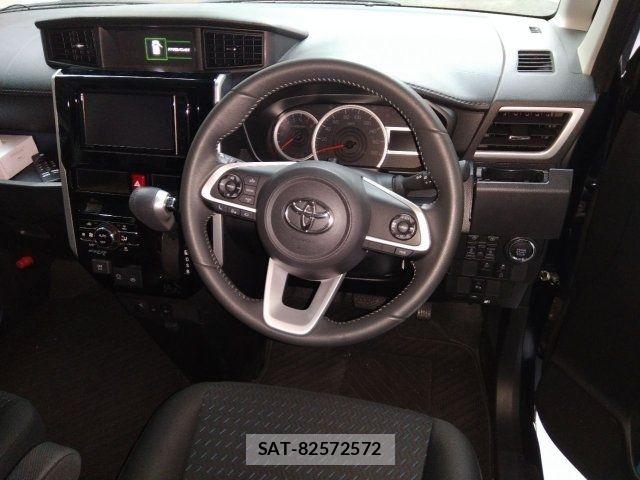 Toyota ROOMY 2022-09 8368379-1