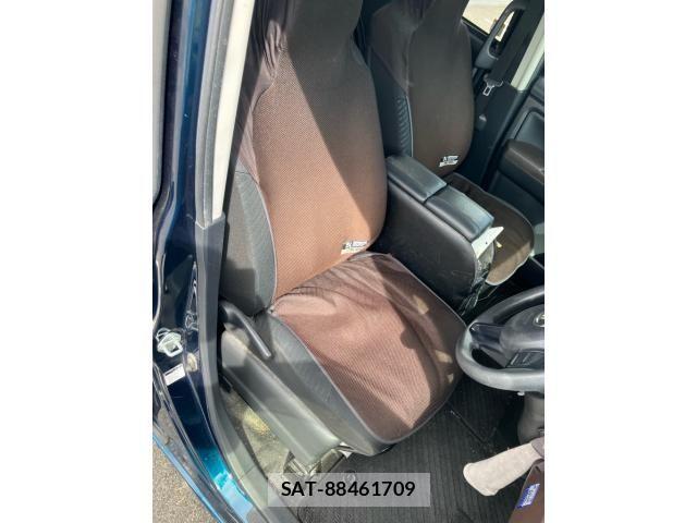 Toyota ROOMY 2017-09 8372131-9